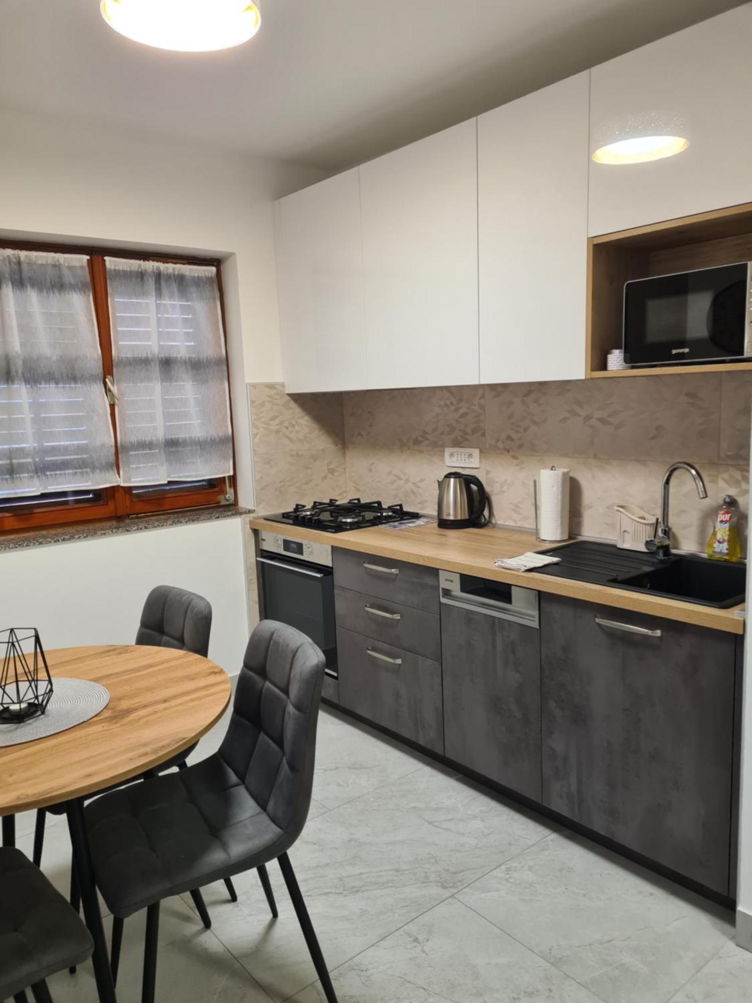 Apartments Petrovic ชิโล ภายนอก รูปภาพ